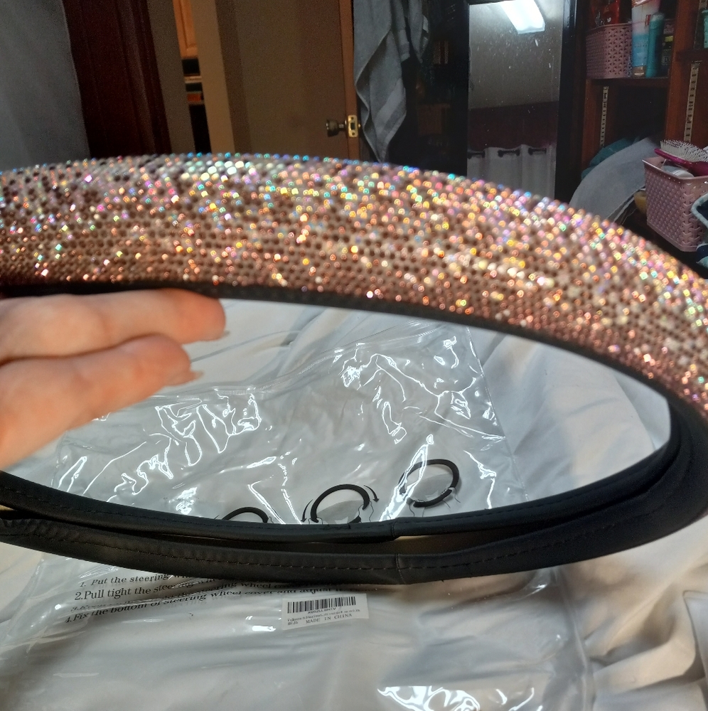 Valleycom pink bling leather steering wheel cover